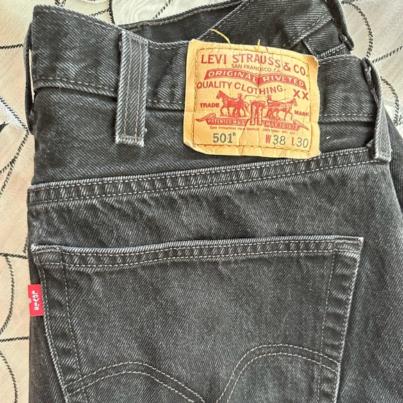 Levi’s 501 Button Fyi Jeans, 38 x 30. Black, In Good Condition. - Picture 7 of 7